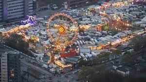 Urlaub in der ferienwohnung in hamburg: Hamburger Dom Startet Endlich Wieder Ansturm Auf Kostenlos Tickets Stern De