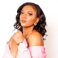 Bianca Bee's Instagram, Twitter & Facebook