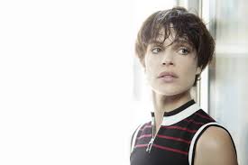 A portare scompiglio nell'esistenza della giovane donna è l'incontro con un uomo misterioso (renato carpentieri), che le «regala» una storia affascinante perché . Venezia 75 Una Storia Senza Nome Recensione Cinematographe It