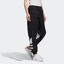 Şimdi arka plan beyaz oldu ve adın kendisi siyah. Adidas Big Logo Esofman Alti Siyah Adidas Turkey