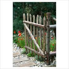 Inspiring Rustic Garden Gates Design Ideas Hoommy Com Garden Gate Design Wooden Garden Gate Rustic Garden Fence