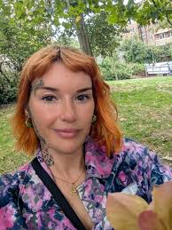 Hi I'm octavia 38 from Brighton but living in Devon. Love festivals and  gigs.