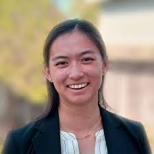 Sarah Blain's Instagram, Twitter & Facebook