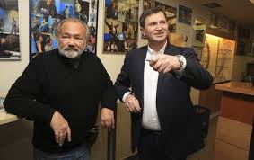 Ve svém statusu na facebooku napsal, že jde o „likvidaci všech nepohodlných. Rudolf A Jan Hrusinskych Kdyby Tohle Jejich Otec Videl Ahaonline Cz