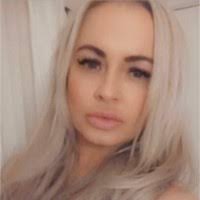 Angela Coyne's Instagram, Twitter & Facebook