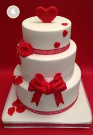Wedding Cake Theme Amour Rouge Et Blanc Sur 3 Etages Rose Coeur Et Nœud En Sucre Faits Mains Beaux Gateaux De Mariage Beau Gateau Decoration Gateau
