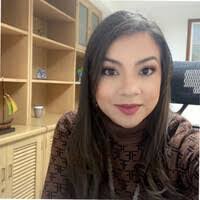 Elizabeth Borrero's Instagram, Twitter & Facebook