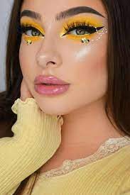 Maquillaje De Ojos Aesthetic De Abeja Makeup Aesthetic Bee Maquillaje De Abeja Maquillaje De Halloween Bonito Maquillaje De Ojos