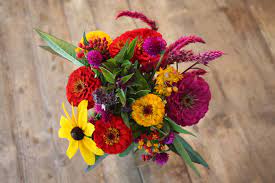 Selling directly to the consumer provides higher profit margins than selling to florists or wholesalers. Seasonal Farmers Market Bouquet September Daisy Wedding Flowers Farmers Market Wedding Wedding Marketing