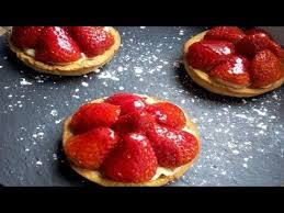 Oum Walid 2019 Tarte A La Fraise مطبخ ام وليد فطير تارت الفريز بكريمة اقتصادية سريعة دون الحليب Youtube Food Yummy Cooking