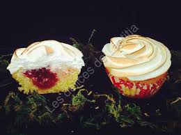 Cupcake Framboise Meringue Cupcake Framboise Cupcakes Gateaux Et Desserts