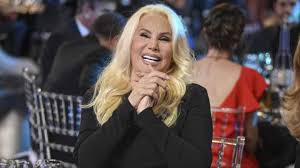 Actriz, ex vedette, ex modelo y presentadora de televisión. M2yohzxvhrsecm