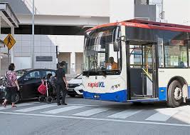 Awan besar lrt station is located after the sri petaling lrt station. Narrowed Road At Awan Besar Lrt Station Endangers Motorists And Bus Passengers The Star