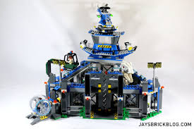 Red alert the huge indominus rex has broken out of the impound! Review Lego 75919 Indominus Rex Breakout Jay S Brick Blog