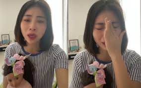 Miền bắc đang chờ tiền về để chi viện cho miền nam, nhưng người vận chuyển nguyễn nhật hồng lại mất tích cùng vali 2 triệu usd tiền mặt. Nháº­n Nhiá»u Gáº¡ch Ä'a Youtuber ThÆ¡ Nguyá»…n Van Xin Ä'á»«ng Ai Táº©y Chay Chá»‹ Lam Youtube Nhiá»u Tiá»n Ä'á»ƒ Ä'ong Thuáº¿ Tiá»‡m Game