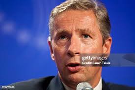 145 Ceo Of Alcoa Klaus Kleinfeld Stock Photos, High-Res Pictures, and  Images