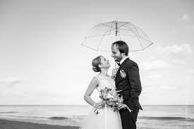 Mariage Photo De Couple Photographe Normandie Un Ciel Bleu Et De Superbes Couleurs D Automne Pour Cette Seance Photo De Coup Photo Couple Photographie Mariage