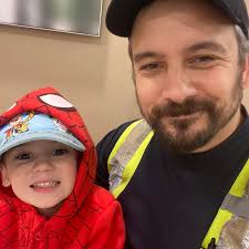 How do you unlock the sixth race character?