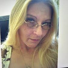 Julie Predmore's Instagram, Twitter & Facebook