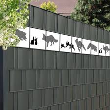 Fur Mehr Pepp Lebendigkeit Sorgt Der Neue Kreativstreifen Fuchs Und Hase Ein Attraktives Dynamisches Visual Fur Den Garten Sichtschutzzaun Zaunfelder Zaun