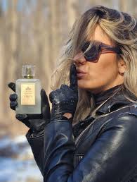 Zahya by Lutis Parfum Arabesc Dama + CADOU Khamrah 35 ml