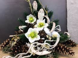 Grabgesteck Grabschmuck Allerheiligen Christrosen Christrose Tannen Winterlich Zapfen Exoten Kreuz Filz Hutzeln Buchecker Immergrun Flower Studio Flowers Plants