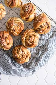 Swedish Cinnamon Rolls With Cardamom Filling Cloudy Kitchen
