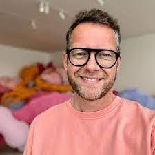 Kevin Behling's Instagram, Twitter & Facebook