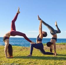 Pin By Zyledan On Stuff Yoga Poses Photography Acro Yoga Poses 3 Person Yoga Poses