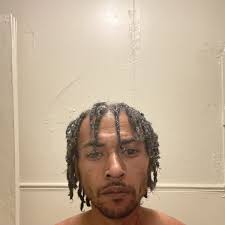 Stream Benjamin Manning music