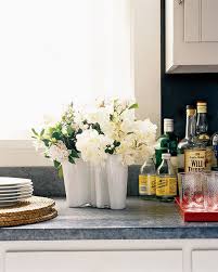 14 Ways To Get Scandinavian Style Without Ikea Blumendeko Deko Blumen