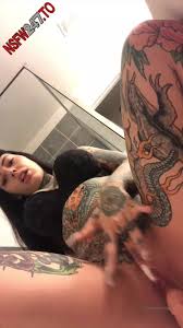 Tiger Lilly Shows Off Her Body and Worships Mine