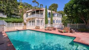 1280 x 720 jpeg 270 кб. Screenwriters Keith Merryman And David Newman Drop 2m For Chris D Elia S Beachwood Residence American Luxury Beachwood Residences Chris D Elia