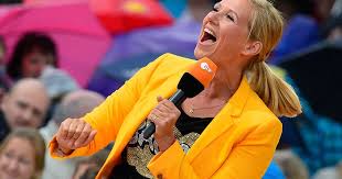 Junggeselle, liebe, leben, familie und freunde. Zdf Fernsehgarten Star Andrea Kiewel Vierbeiner Losen Eine Welle Der Fan Emporung Aus Ihr Habt Sie Nicht Mehr Alle Bunte De