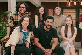 When his father dies abruptly, jo don's culinary career in france is cut short as he has to inherit his father's business. Siri Viu Original Keluarga Baha Don Kembali Dengan Musim 2