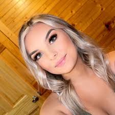 Katelyn Buckner's Instagram, Twitter & Facebook