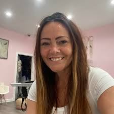 Amanda Winans's Instagram, Twitter & Facebook