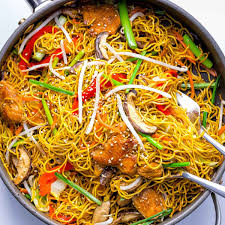 Chicken Chow Mein With Vegetables Better Than Takeout Recipe Chicken Chow Mein Asian Recipes Chow Mein