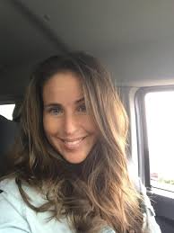 Introduction of a married couple from Pittsburgh