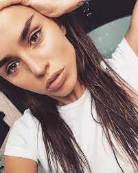 Добавить в песенник удалить из песенника. Zivert Yuliya Zivert Siyaj Slushat Onlajn Skachat Mp3 Tekst Pesni