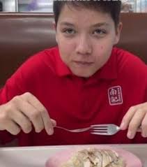 British teen's love for chicken rice spurs him to land dream job at popular  Singapore eatery