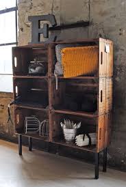 Kunstvolle Industrial Style Mobel Und Regale Meine Favoriten Wohnzimmer Schrank Kommode Aus Alten Kisten In 2020 Obstkisten Regal Kisten Regal Regal Selber Bauen