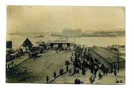 Iste Kadikoy Boyle Bir Yerdir Sanki Suyundan Icenin Gozleri Doner R Halit Karay F 1920ler Istanbul Istanlook Birzamanlar Istanbul Ortacag Fotograf