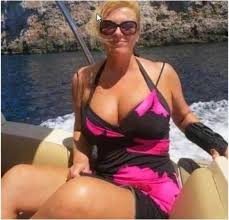 Faceți același exercițiu utilizând lubrifianții, care vă vor oferi o senzație foarte plăcută, de aceea, vă va fii tot. PreÈ™edinta CroaÈ›iei In Extaz DupÄƒ Calificarea Echipei NaÈ›ionale In FinalÄƒ Foto Incendiar