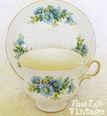 Kostenlose lieferung für viele artikel! Queen Anne Bone China Cup And Saucer Blue Astor England 1950 S 8542 Past Life Vintage