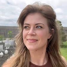 Who wouldn't love a cute snowman! ❤❤ Making hearts melt since 2014 but it  feels like 1997😉!! ☃☃❄❄ And remember "An act of true love will thaw a  frozen heart.". Olaf Muncies