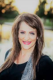 Linda Platt's Instagram, Twitter & Facebook