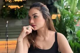 Ogah Cari Pasangan setelah Cerai, Tengku Dewi Putri Fokus Anak