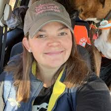 Leanne Fox's Instagram, Twitter & Facebook