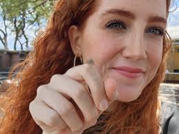 How to handle a juvenile jumping spider as a newbie?